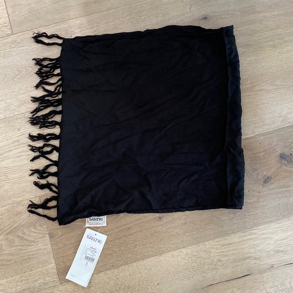 Santiki Other - Santiki Short Sarong in Black